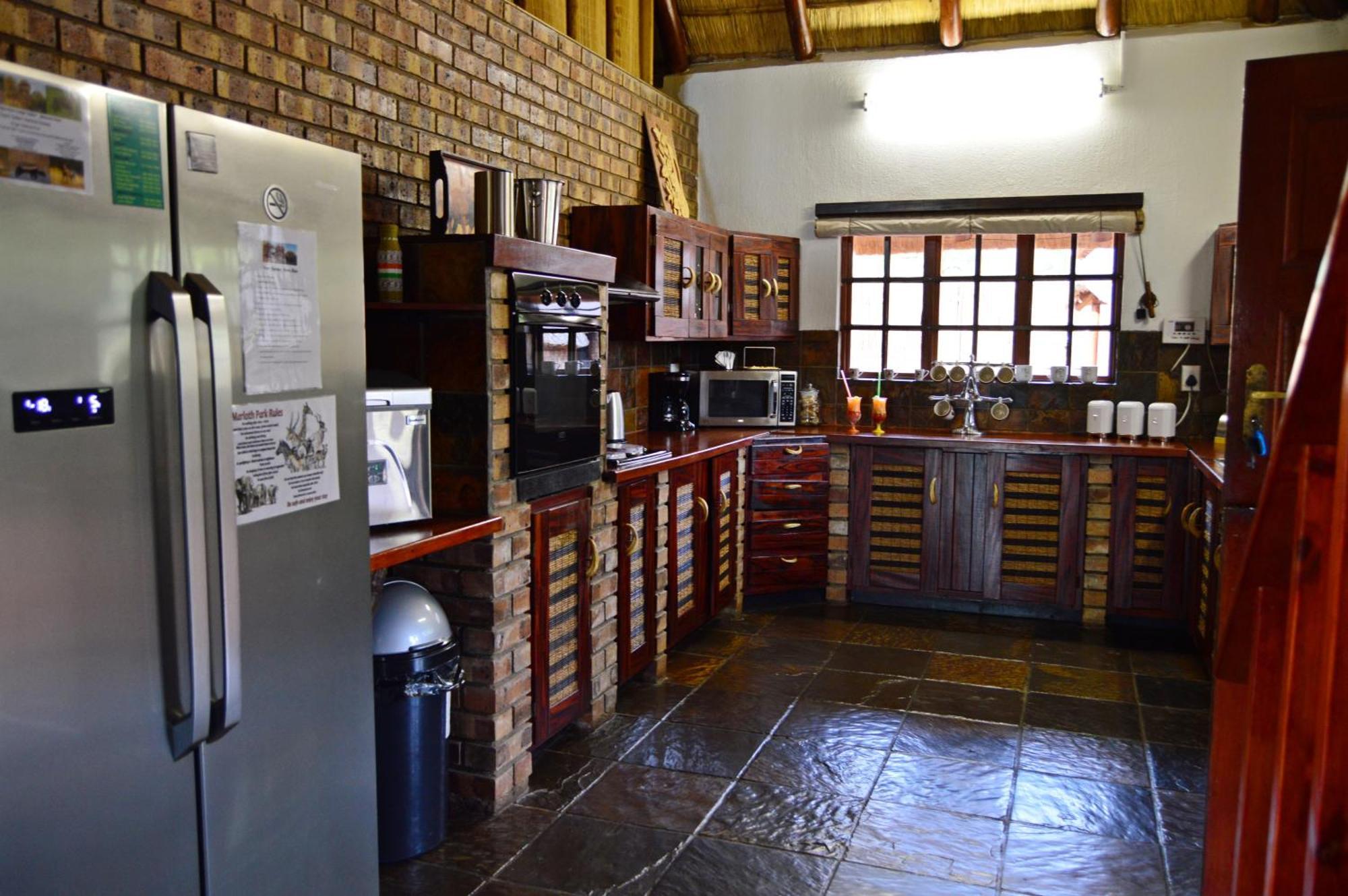 Bona Ngwenya Lodge & Safaris Marloth Park Exteriör bild